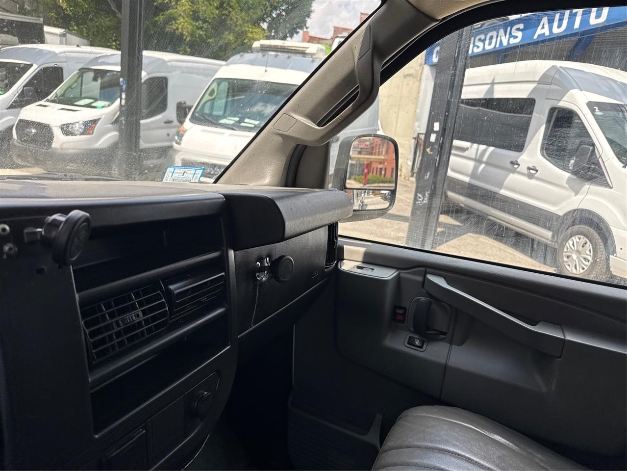 Chevrolet Express Cargo Van RWD 3500 155" 2016