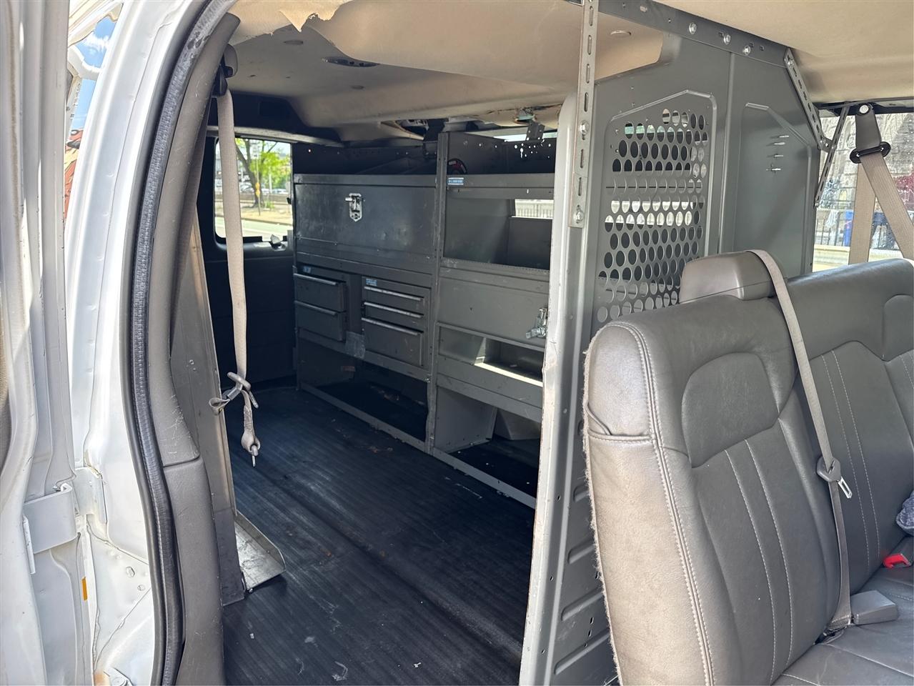Chevrolet Express Cargo Van RWD 3500 155" 2016