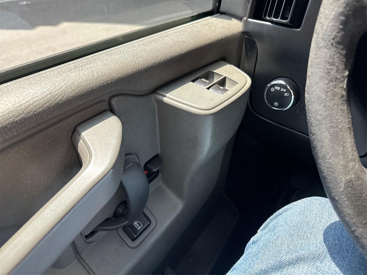 Chevrolet Express Cargo Van RWD 3500 155" 2016