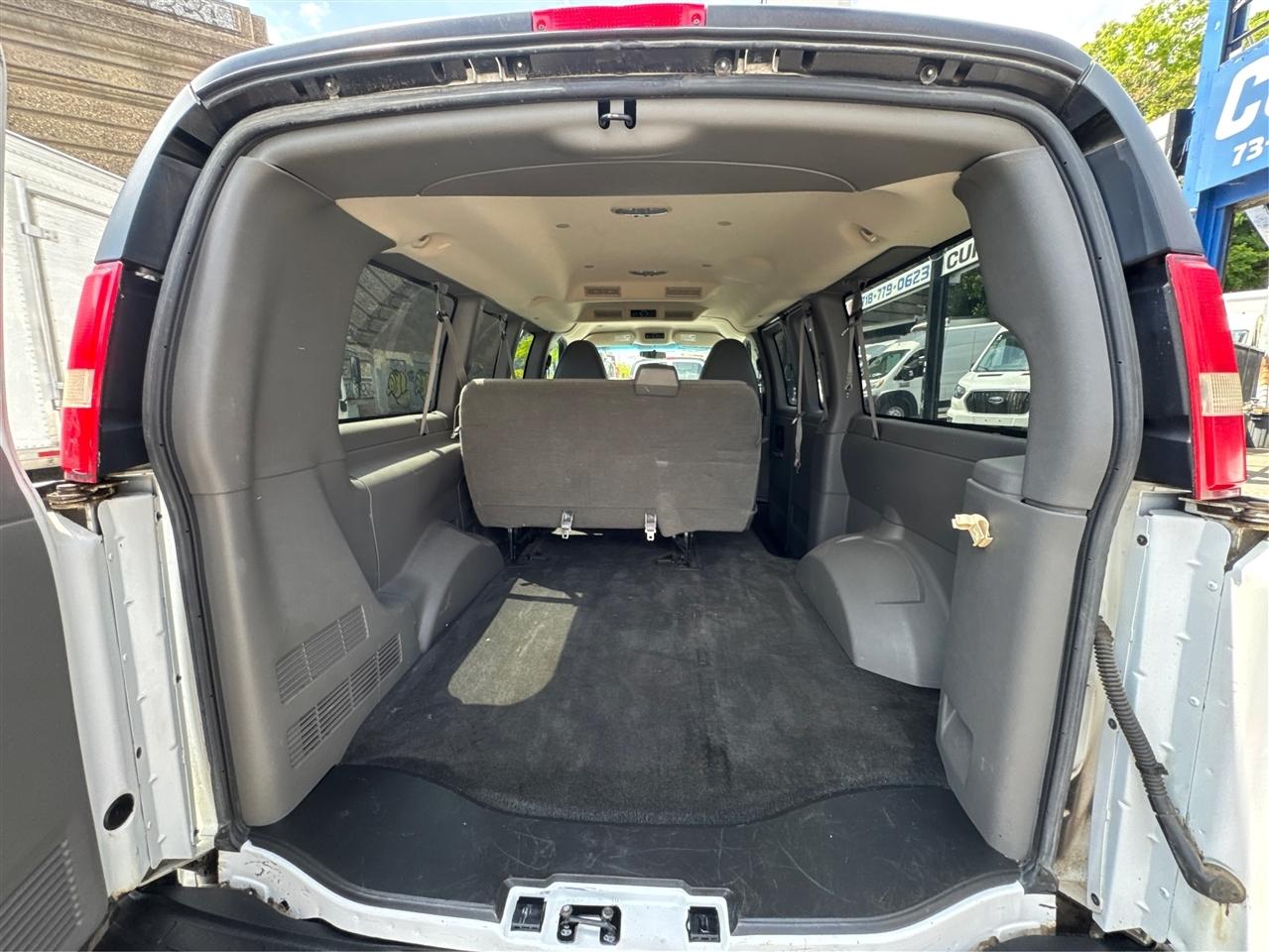 Chevrolet Express Passenger AWD 1500 135" LT 2014