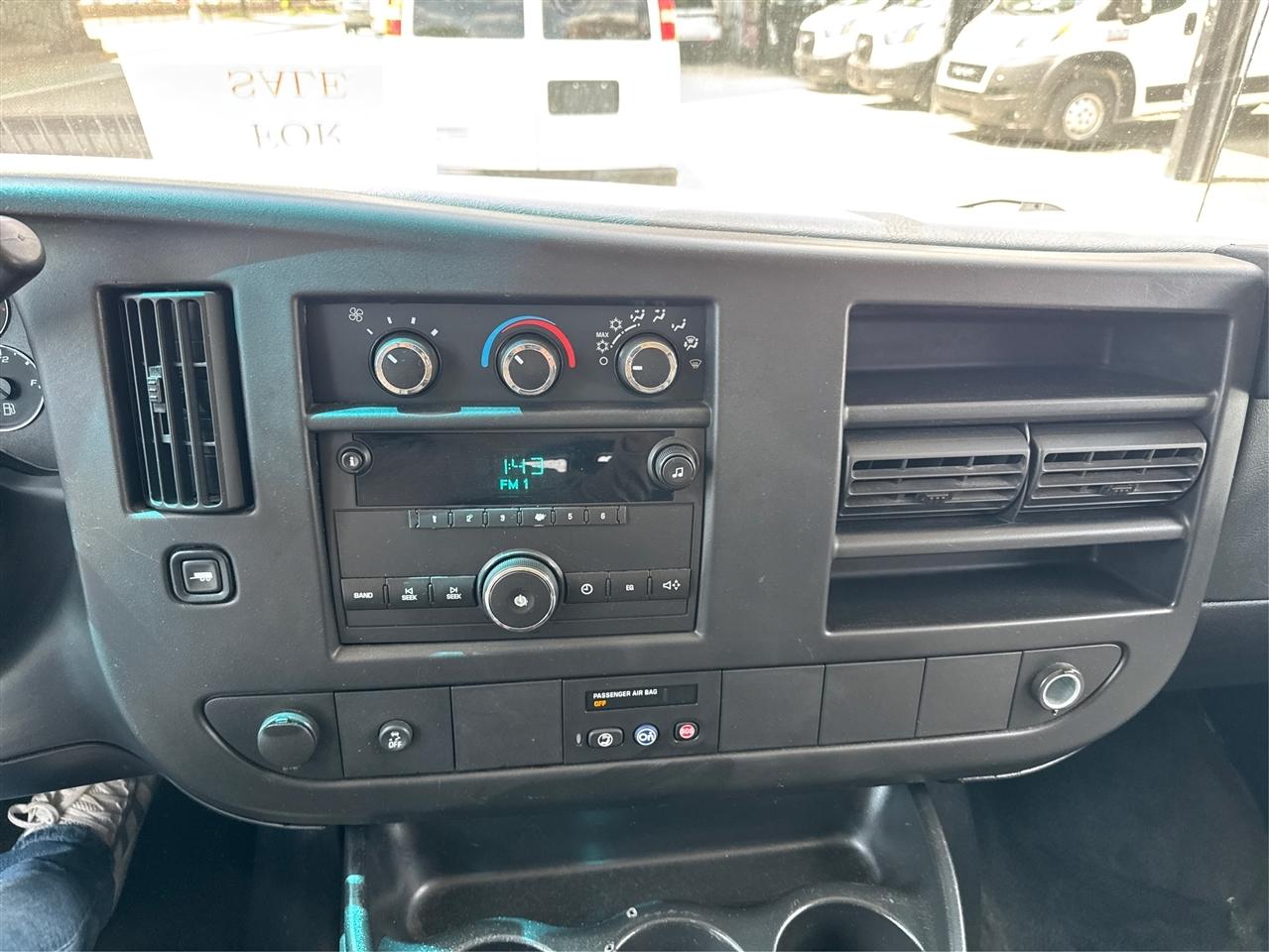 Chevrolet Express Passenger AWD 1500 135" LT 2014