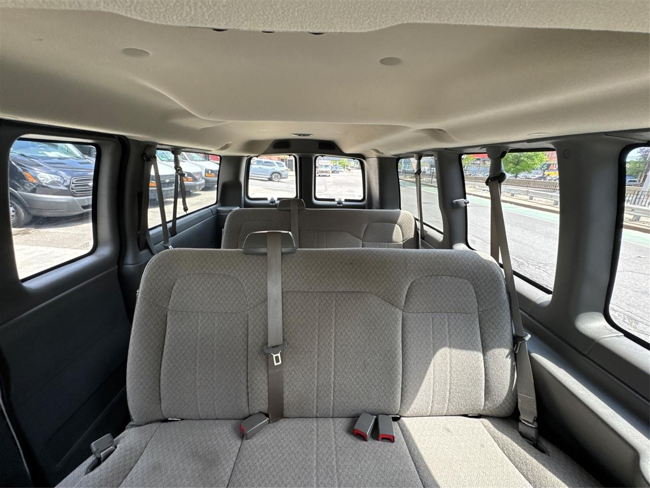 Chevrolet Express Passenger AWD 1500 135" LT 2014