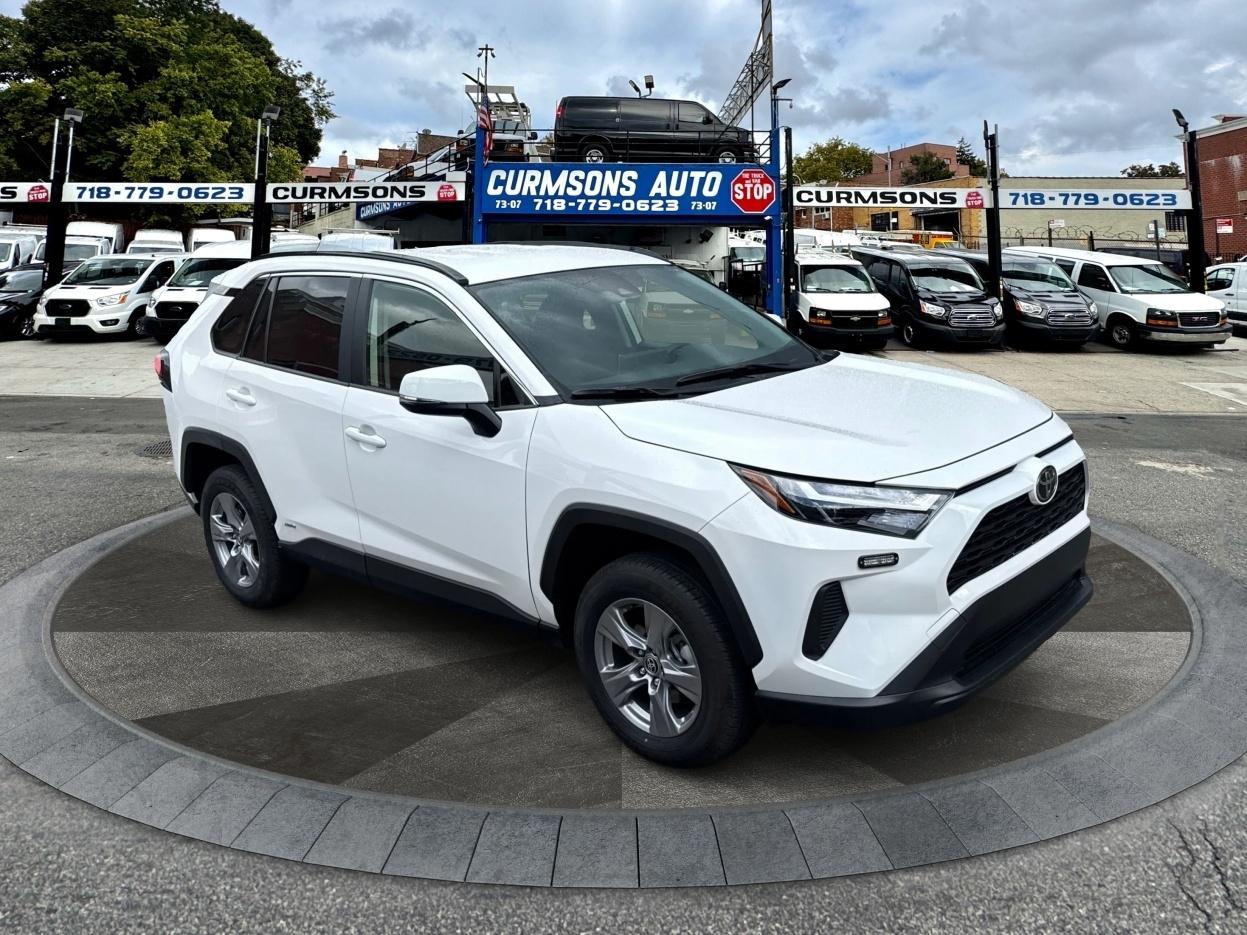 2025 Toyota RAV4 Hybrid LE AWD (Natl)