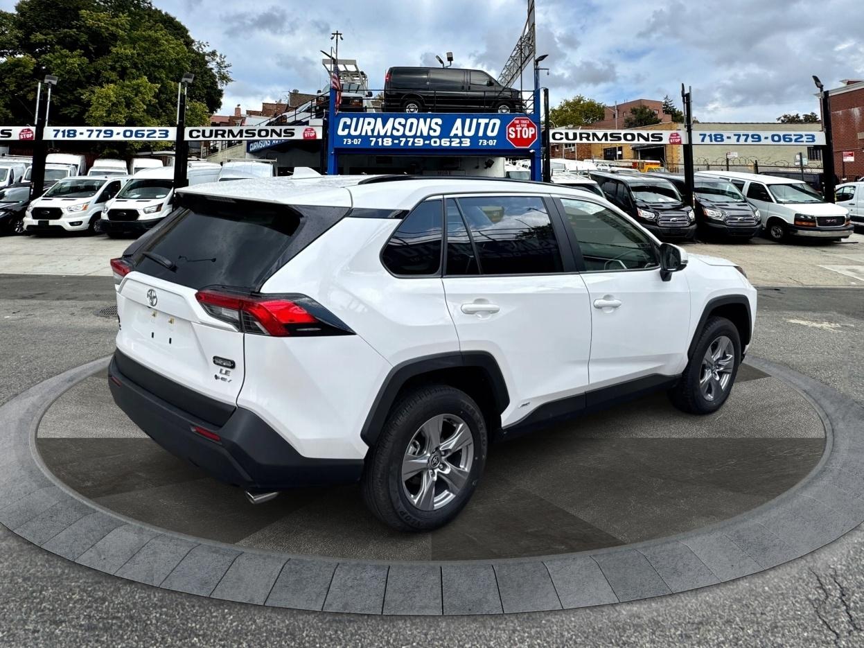 Toyota RAV4 Hybrid LE AWD (Natl) 2025