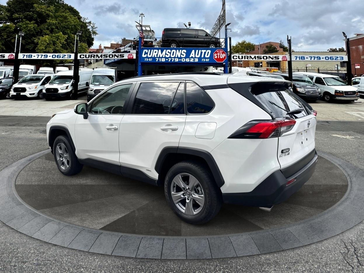 Toyota RAV4 Hybrid LE AWD (Natl) 2025