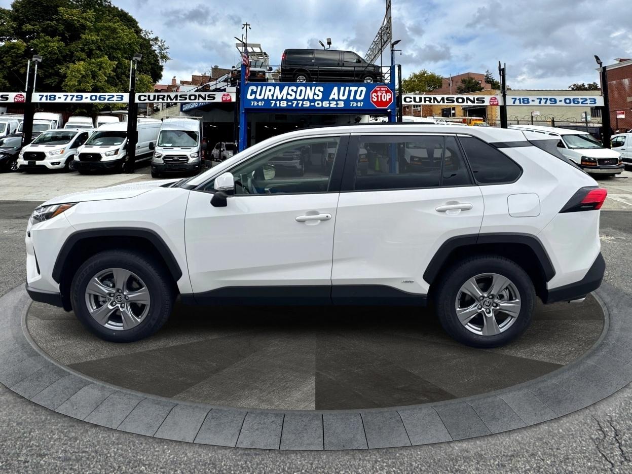 Toyota RAV4 Hybrid LE AWD (Natl) 2025