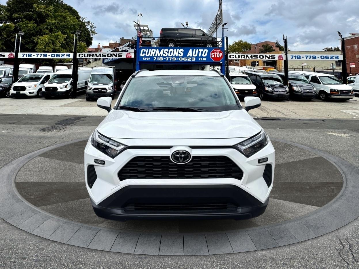 Toyota RAV4 Hybrid LE AWD (Natl) 2025