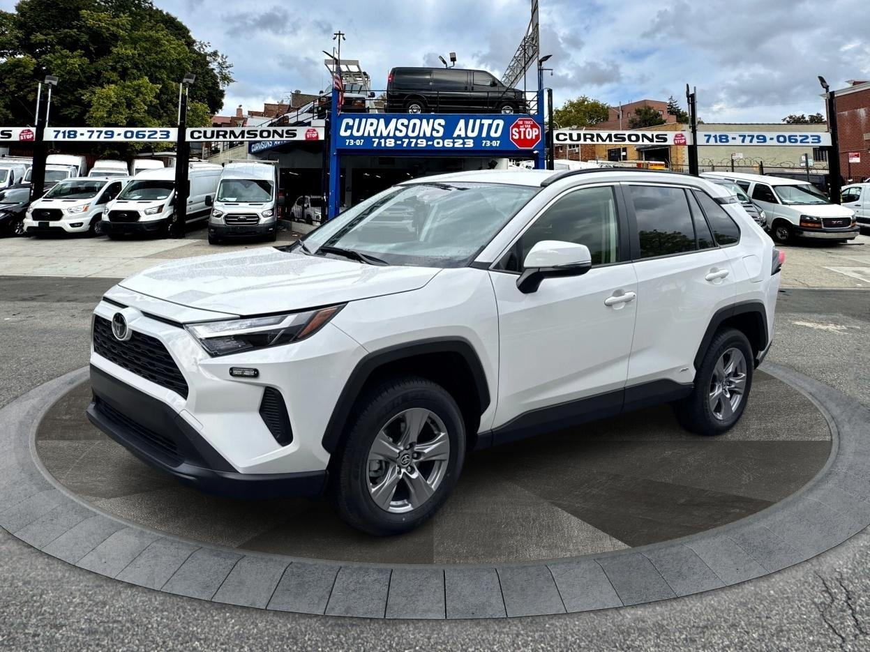 Toyota RAV4 Hybrid LE AWD (Natl) 2025