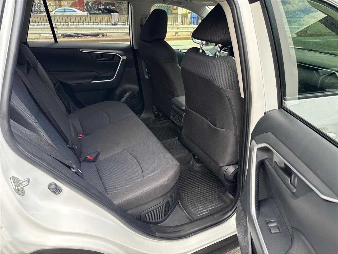 Toyota RAV4 Hybrid LE AWD (Natl) 2025