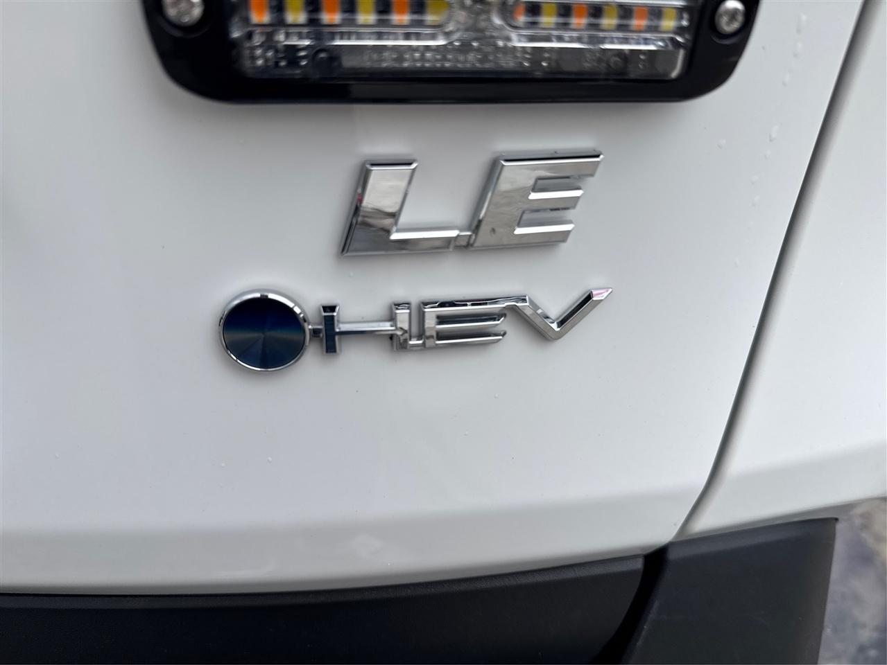Toyota RAV4 Hybrid LE AWD (Natl) 2025