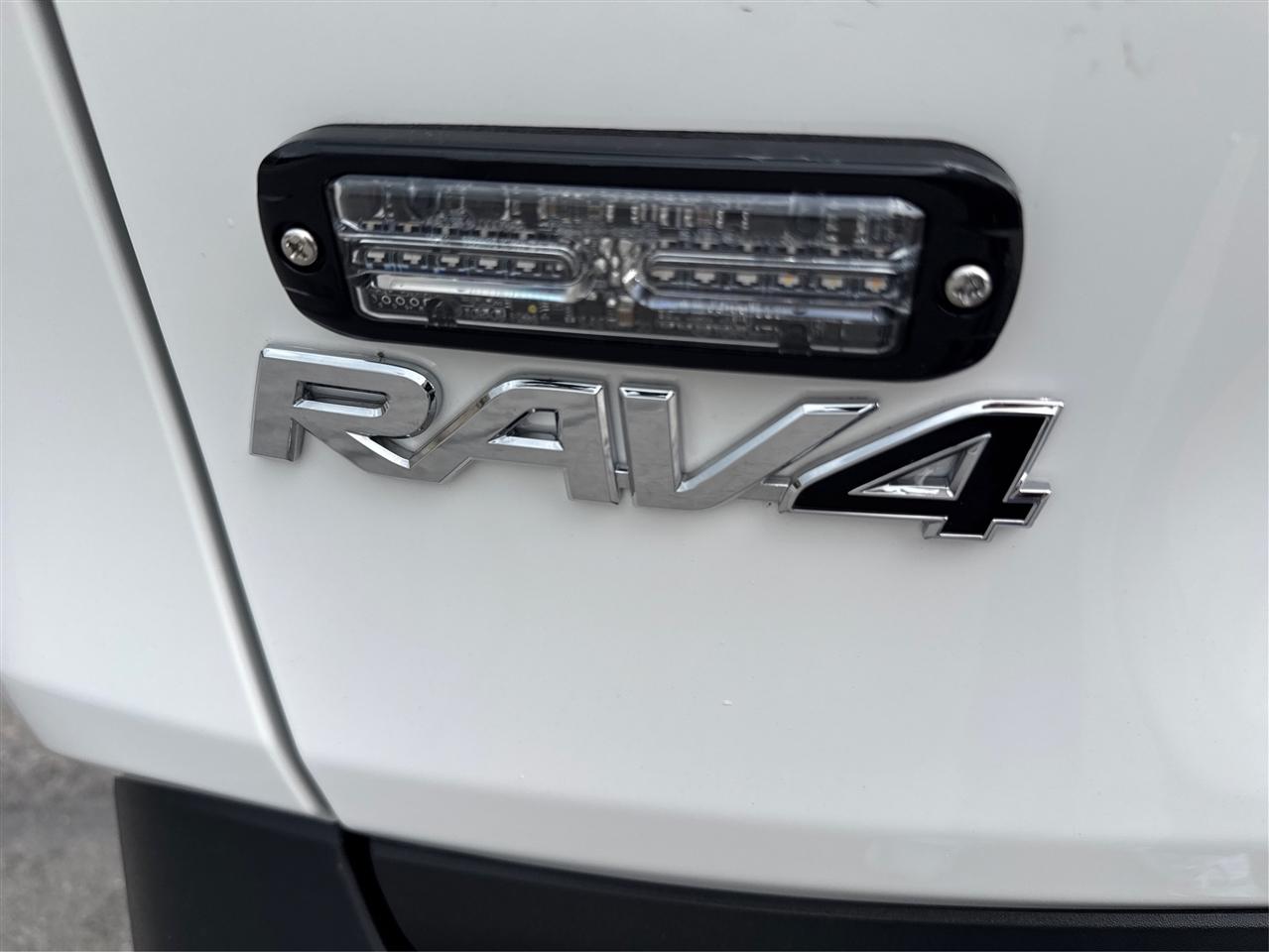 Toyota RAV4 Hybrid LE AWD (Natl) 2025