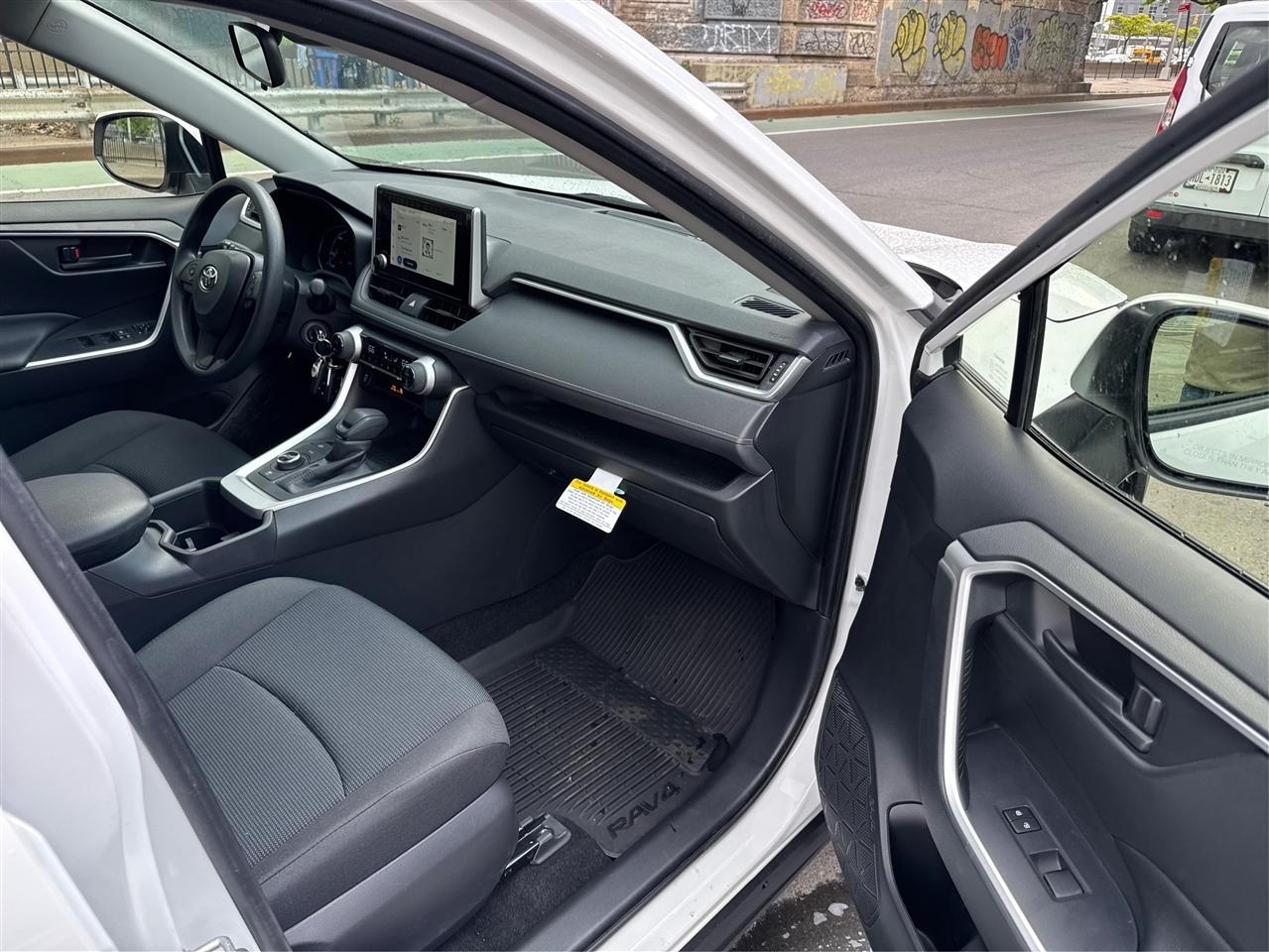 Toyota RAV4 Hybrid LE AWD (Natl) 2025