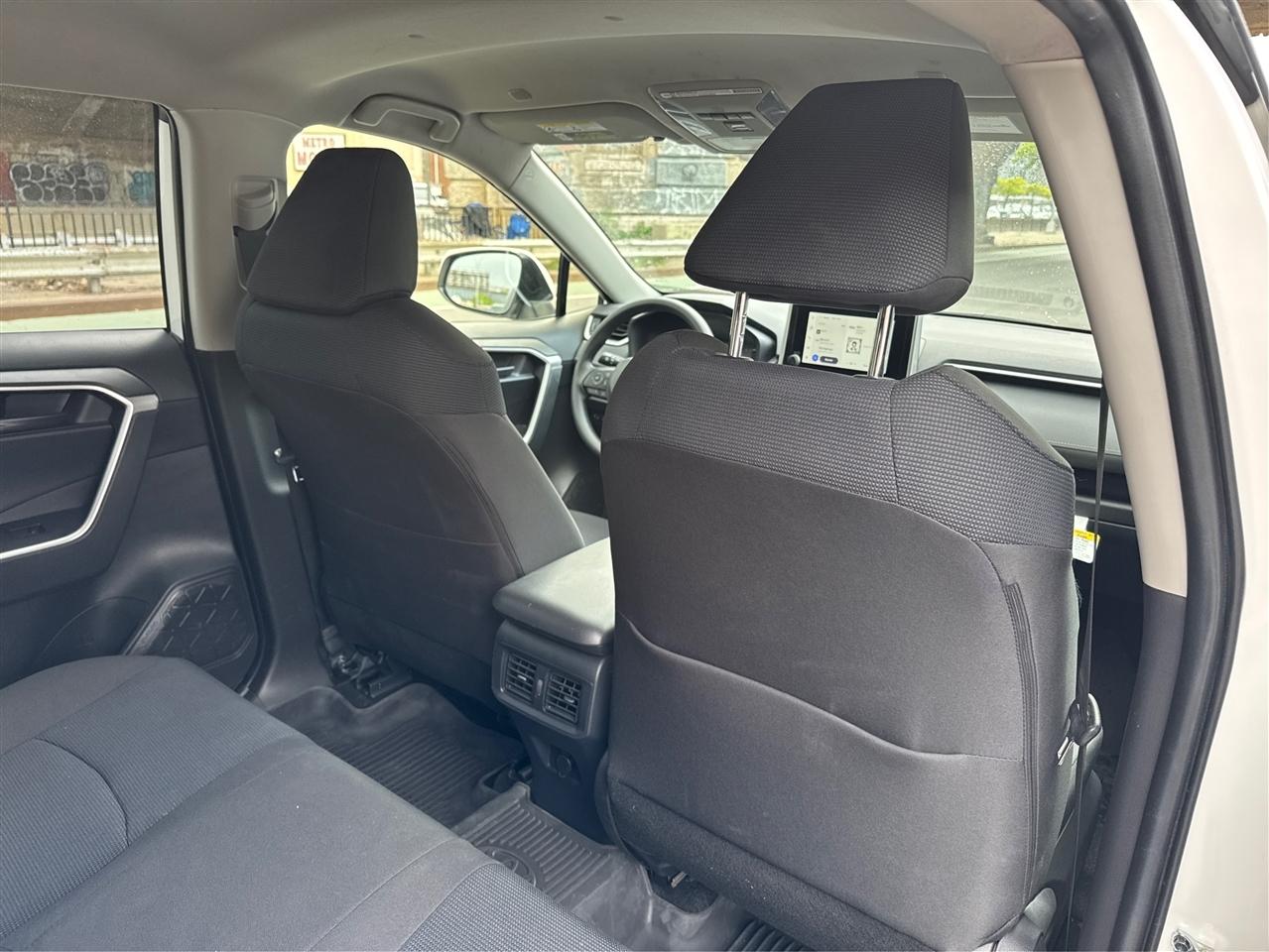 Toyota RAV4 Hybrid LE AWD (Natl) 2025