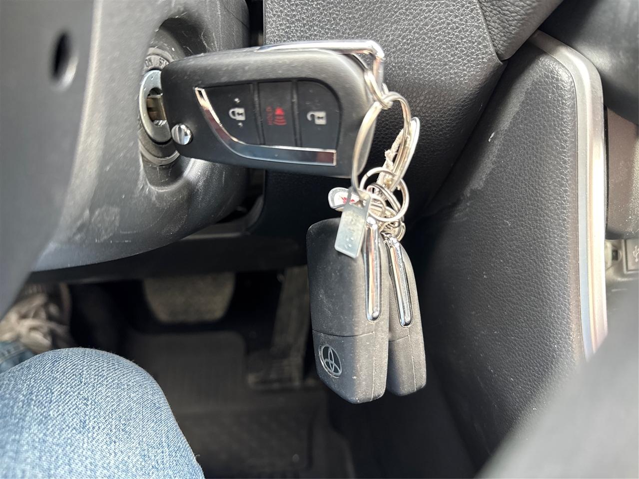 Toyota RAV4 Hybrid LE AWD (Natl) 2025
