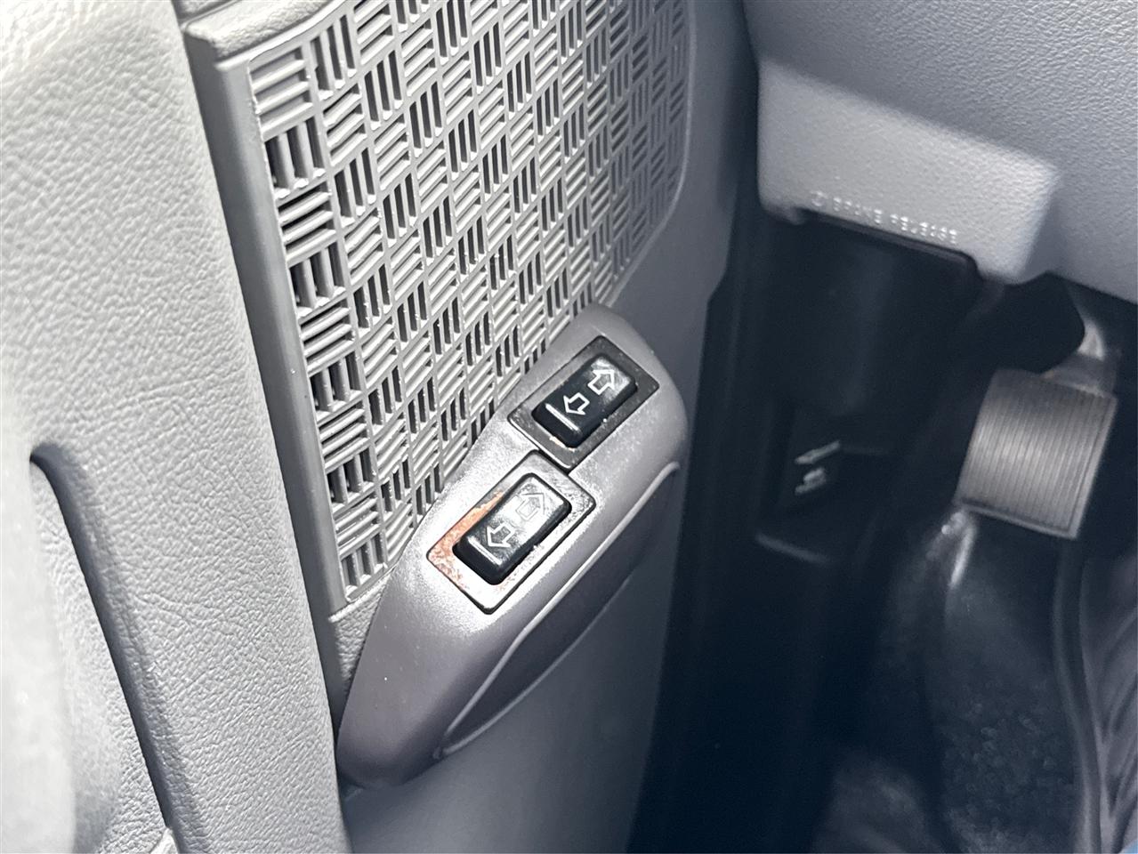 Ford Econoline Cargo Van E-150 2013