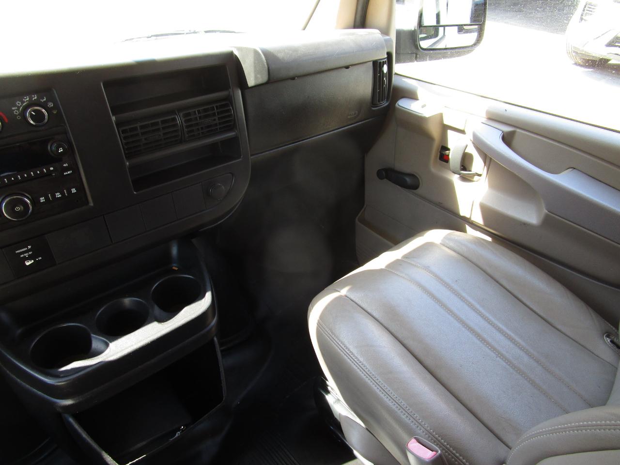 Chevrolet Express Cargo  2013