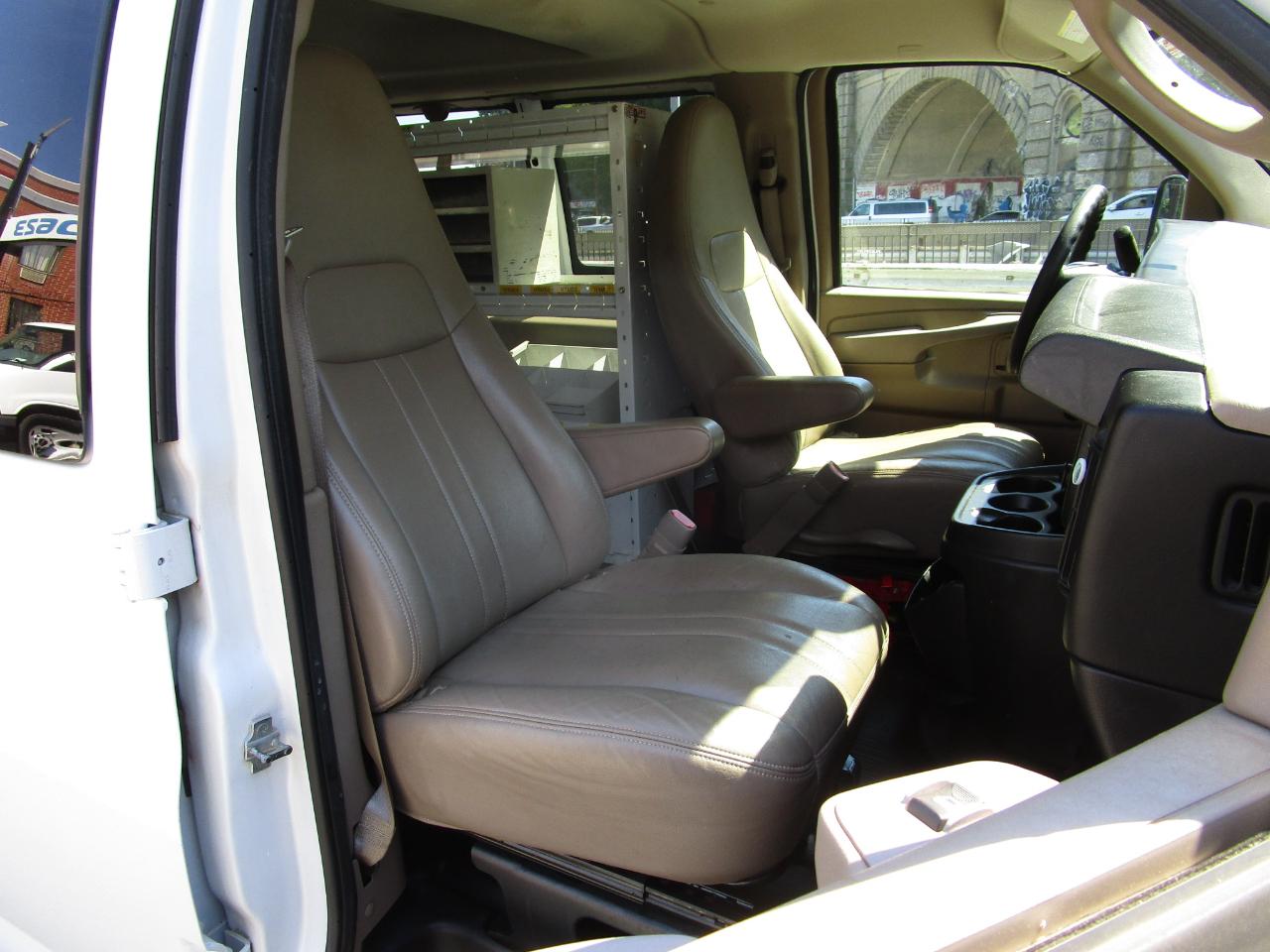 Chevrolet Express Cargo  2013