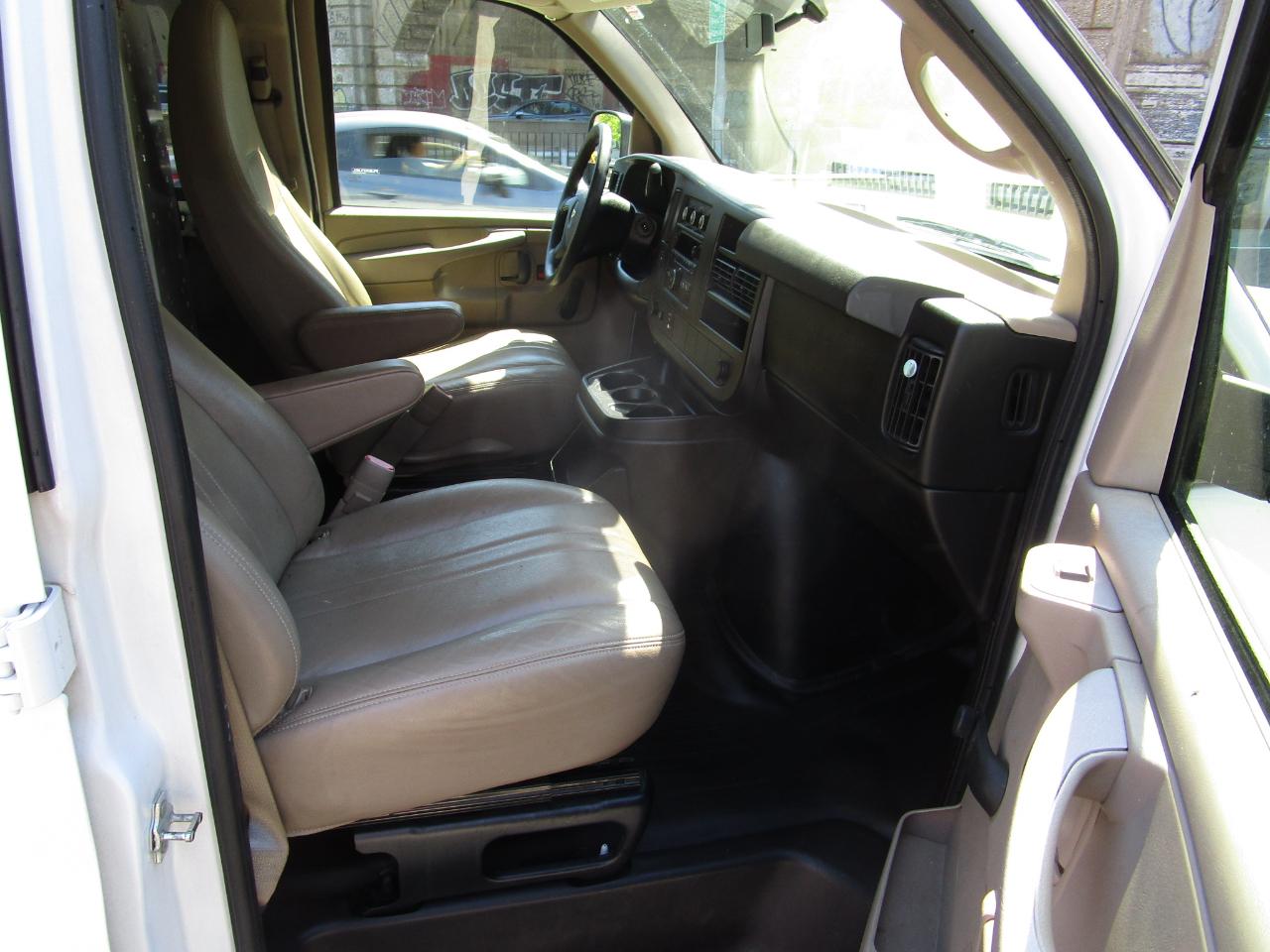 Chevrolet Express Cargo  2013