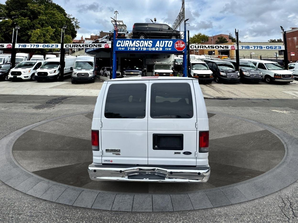 Ford Econoline Wagon E-350 Super Duty Ext XLT 2011