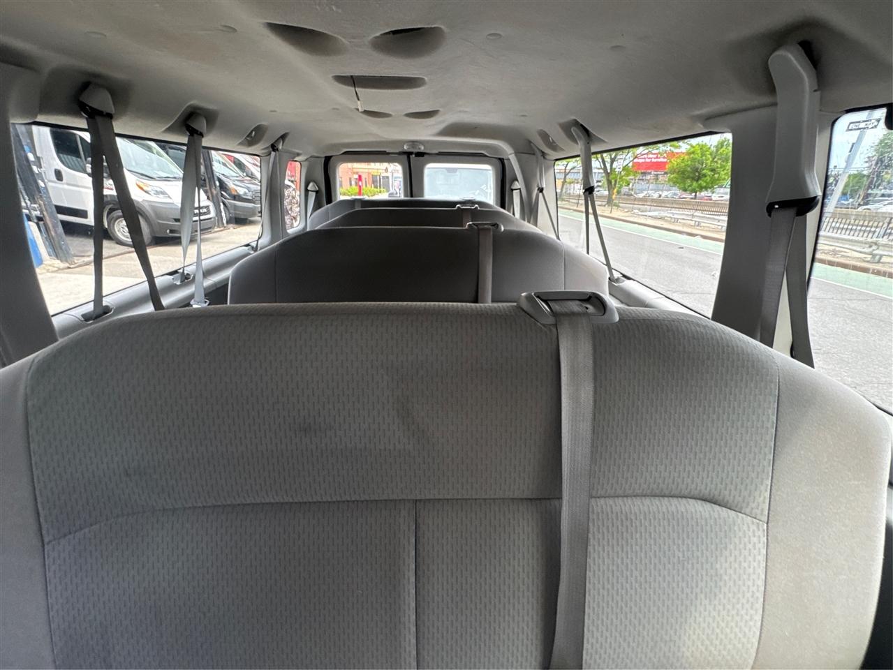 Ford Econoline Wagon E-350 Super Duty Ext XLT 2011