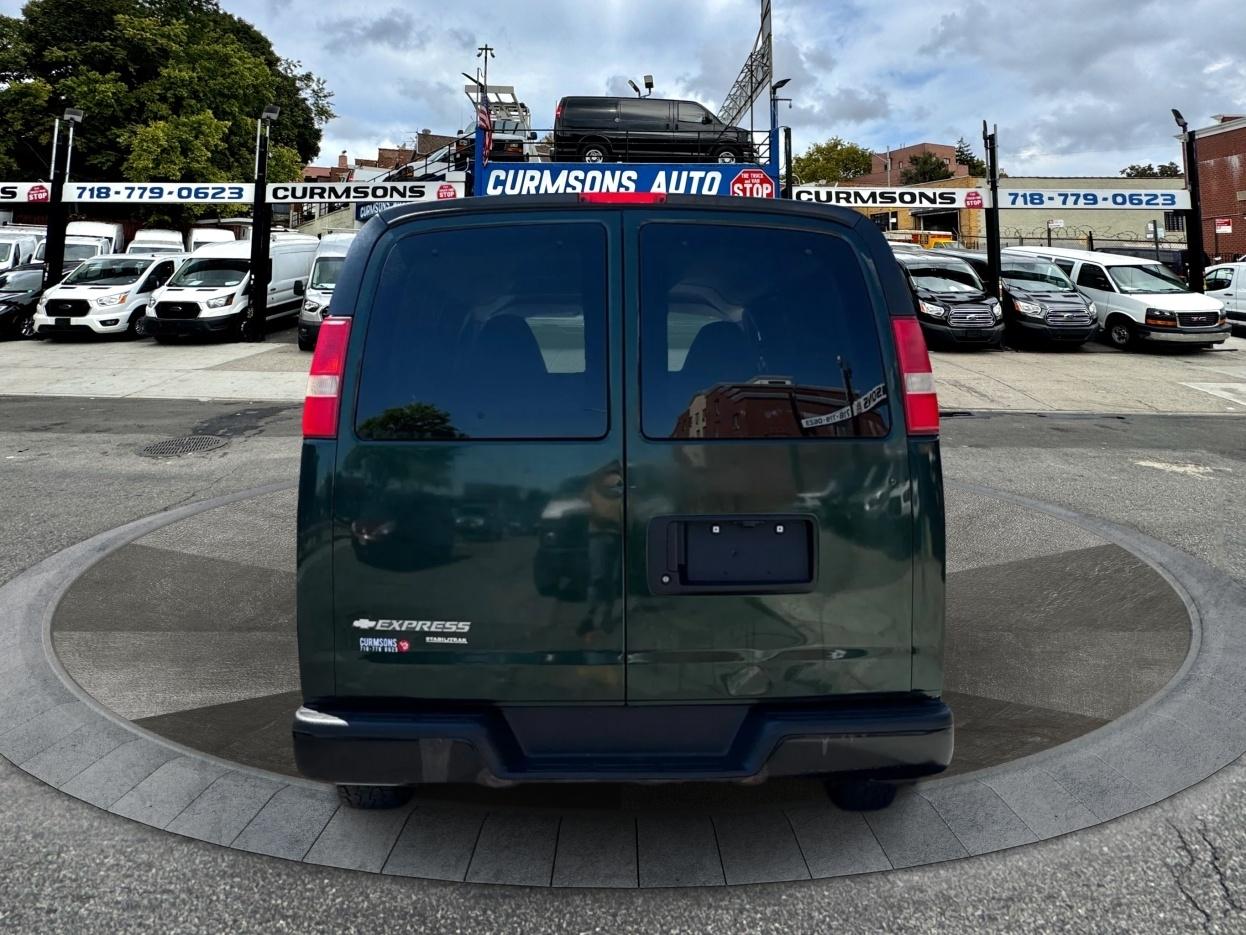 Chevrolet Express Passenger RWD 2500 135" 1LS 2012