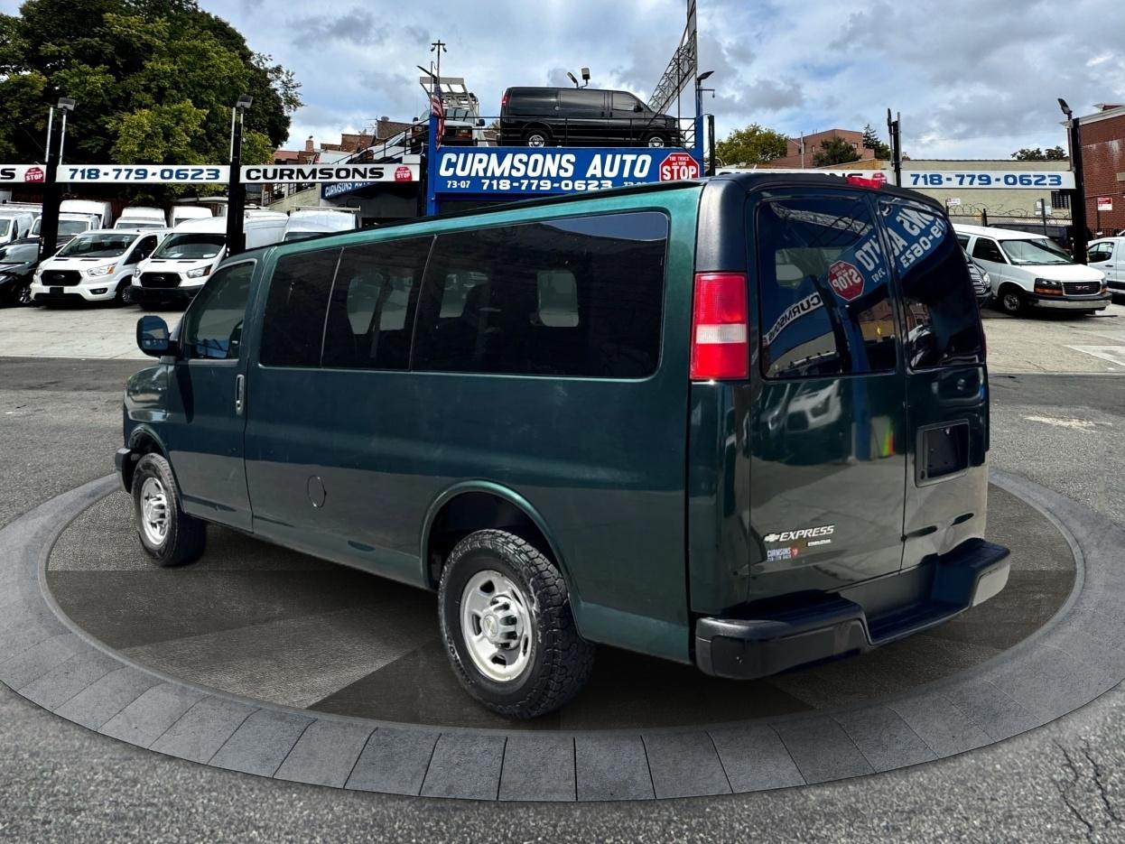 Chevrolet Express Passenger RWD 2500 135" 1LS 2012