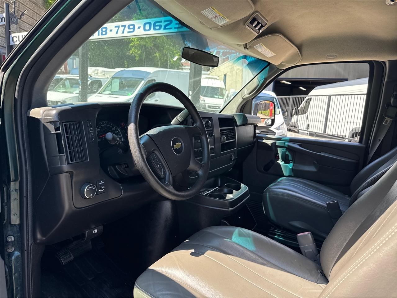Chevrolet Express Passenger RWD 2500 135" 1LS 2012