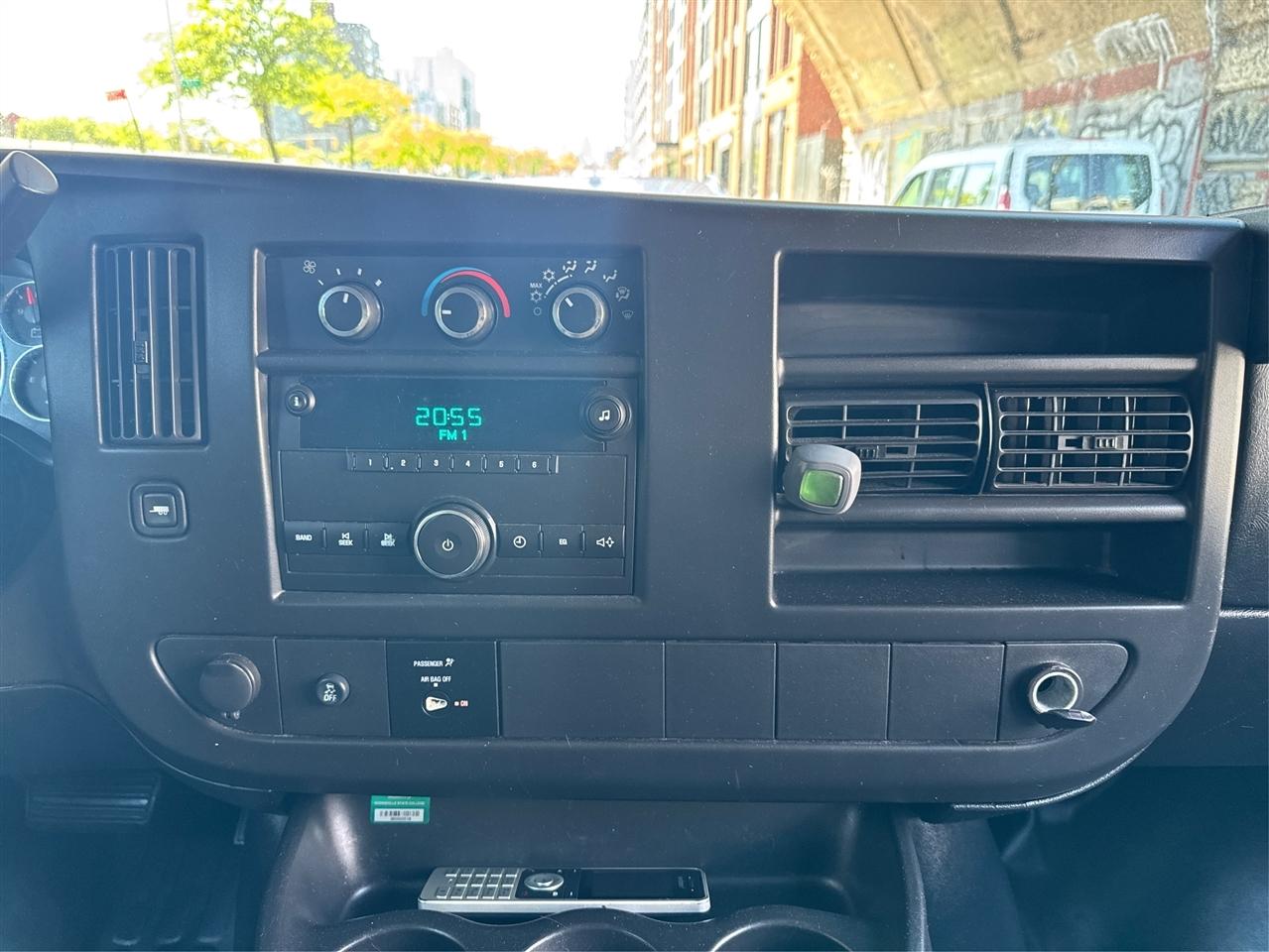 Chevrolet Express Passenger RWD 2500 135" 1LS 2012