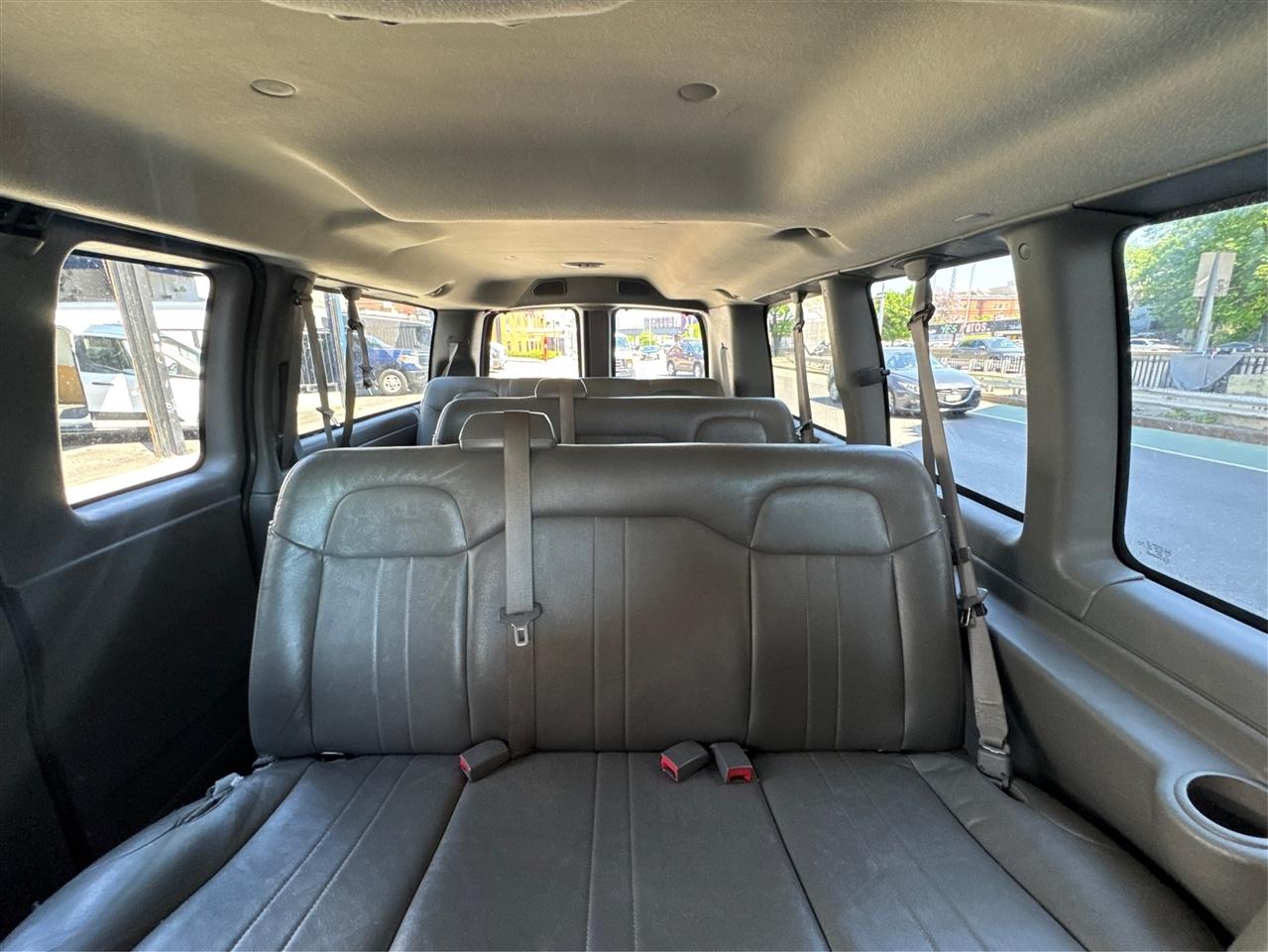 Chevrolet Express Passenger RWD 2500 135" 1LS 2012