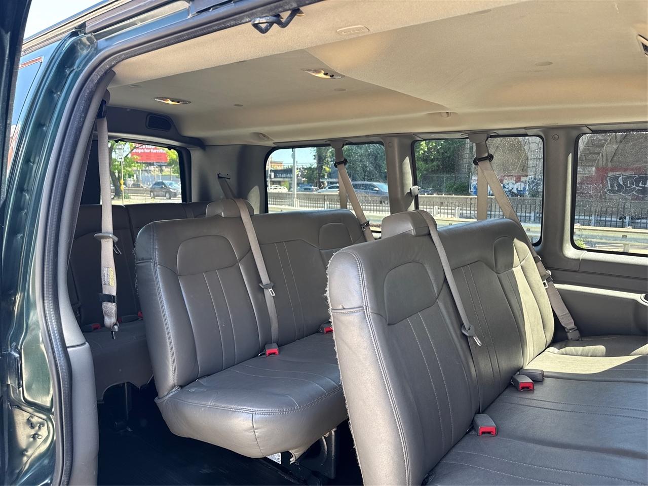 Chevrolet Express Passenger RWD 2500 135" 1LS 2012