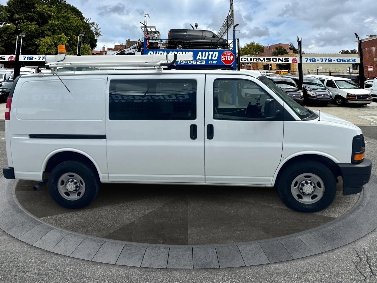 Chevrolet Express Cargo Van RWD 2500 135" 2017