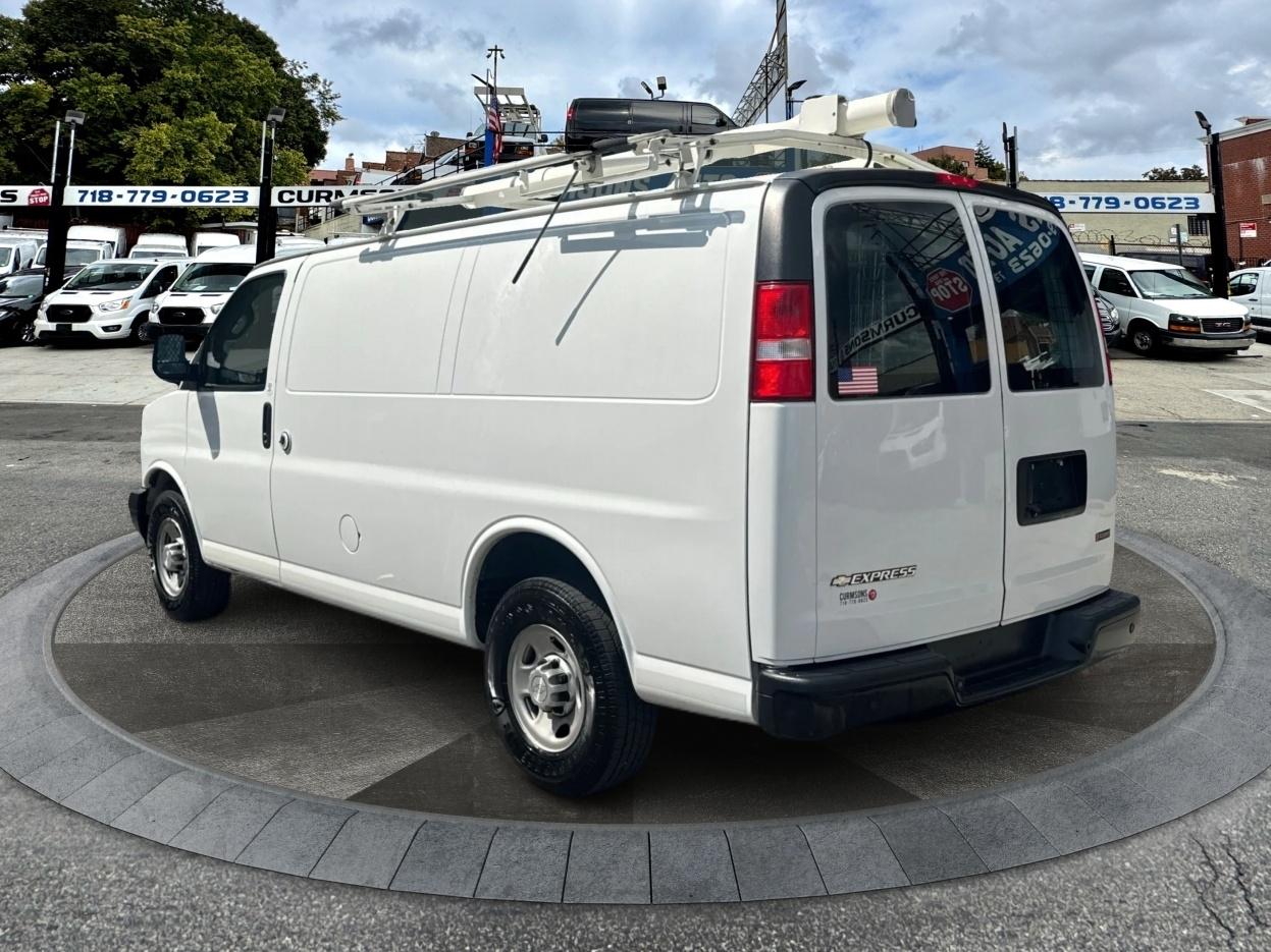 Chevrolet Express Cargo Van RWD 2500 135" 2017