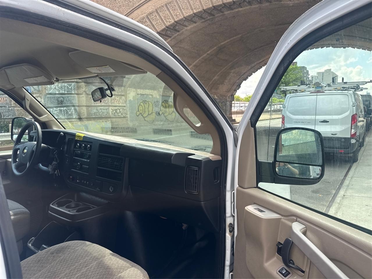 Chevrolet Express Cargo Van RWD 2500 135" 2017