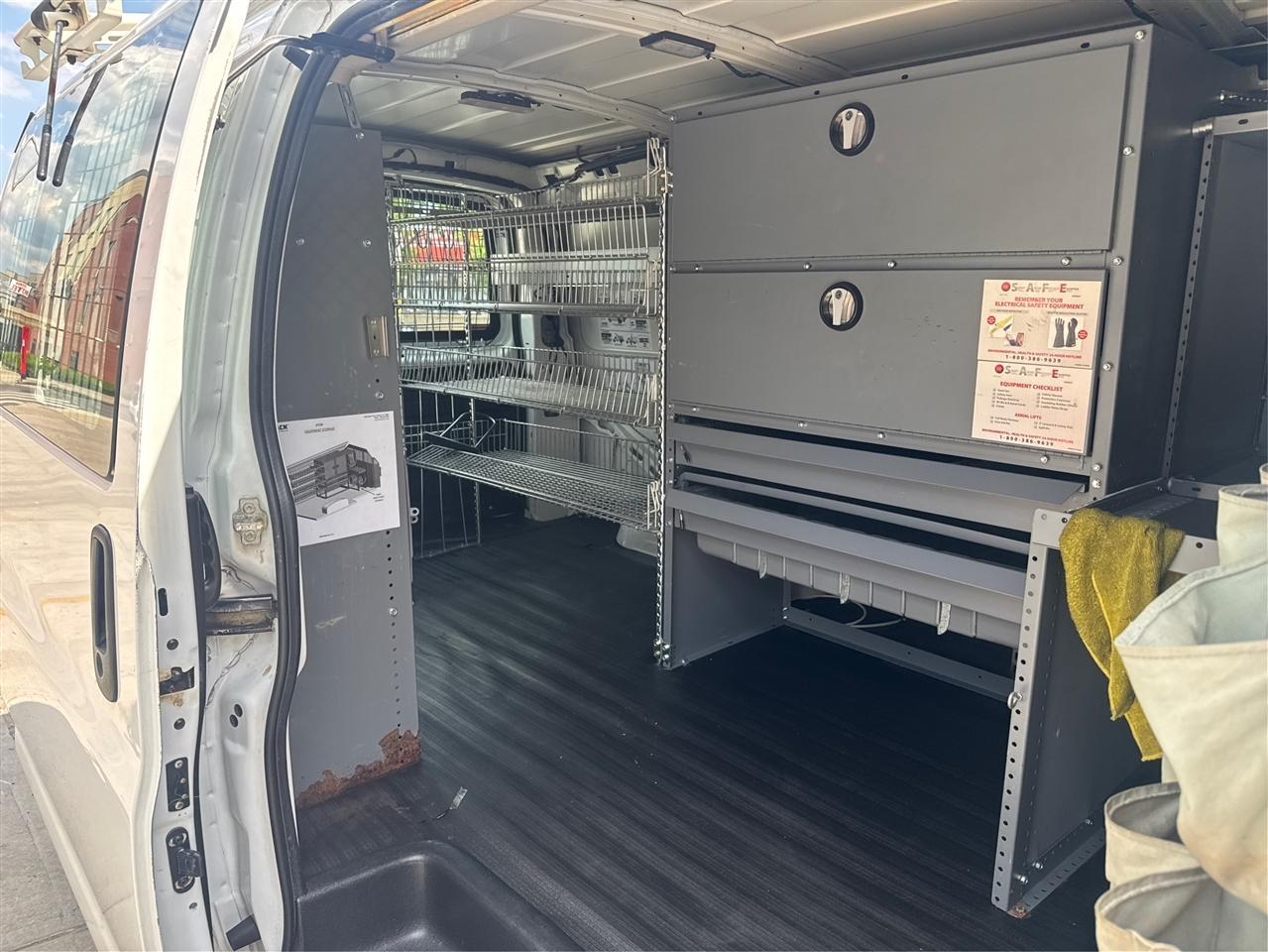 Chevrolet Express Cargo Van RWD 2500 135" 2017