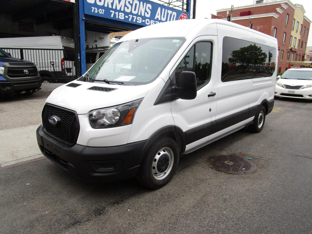 Ford Transit Passenger Wagon T-350 148" Med Roof XLT RWD 2023