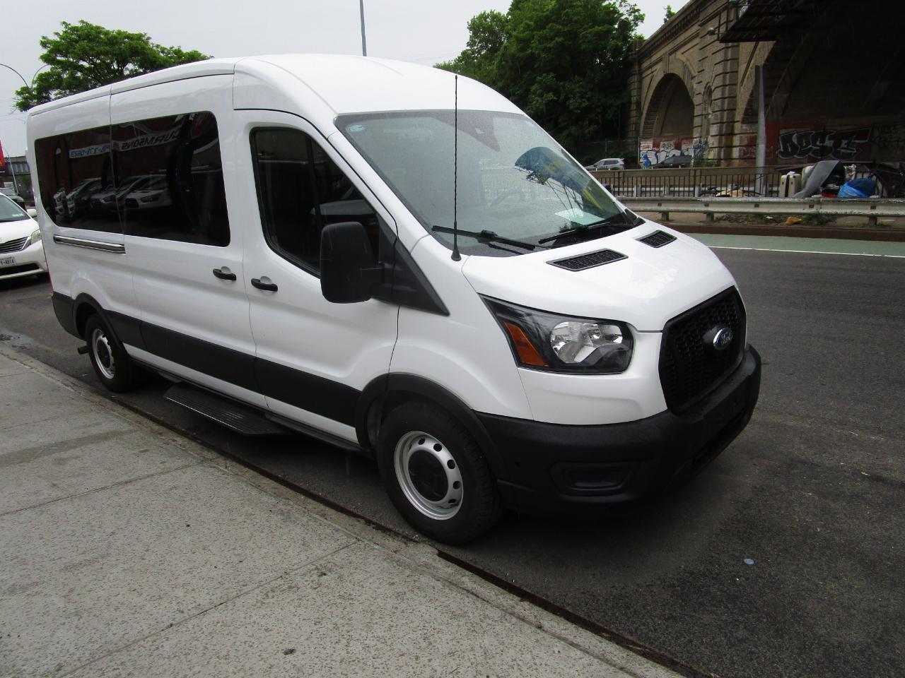Ford Transit Passenger Wagon T-350 148" Med Roof XLT RWD 2023