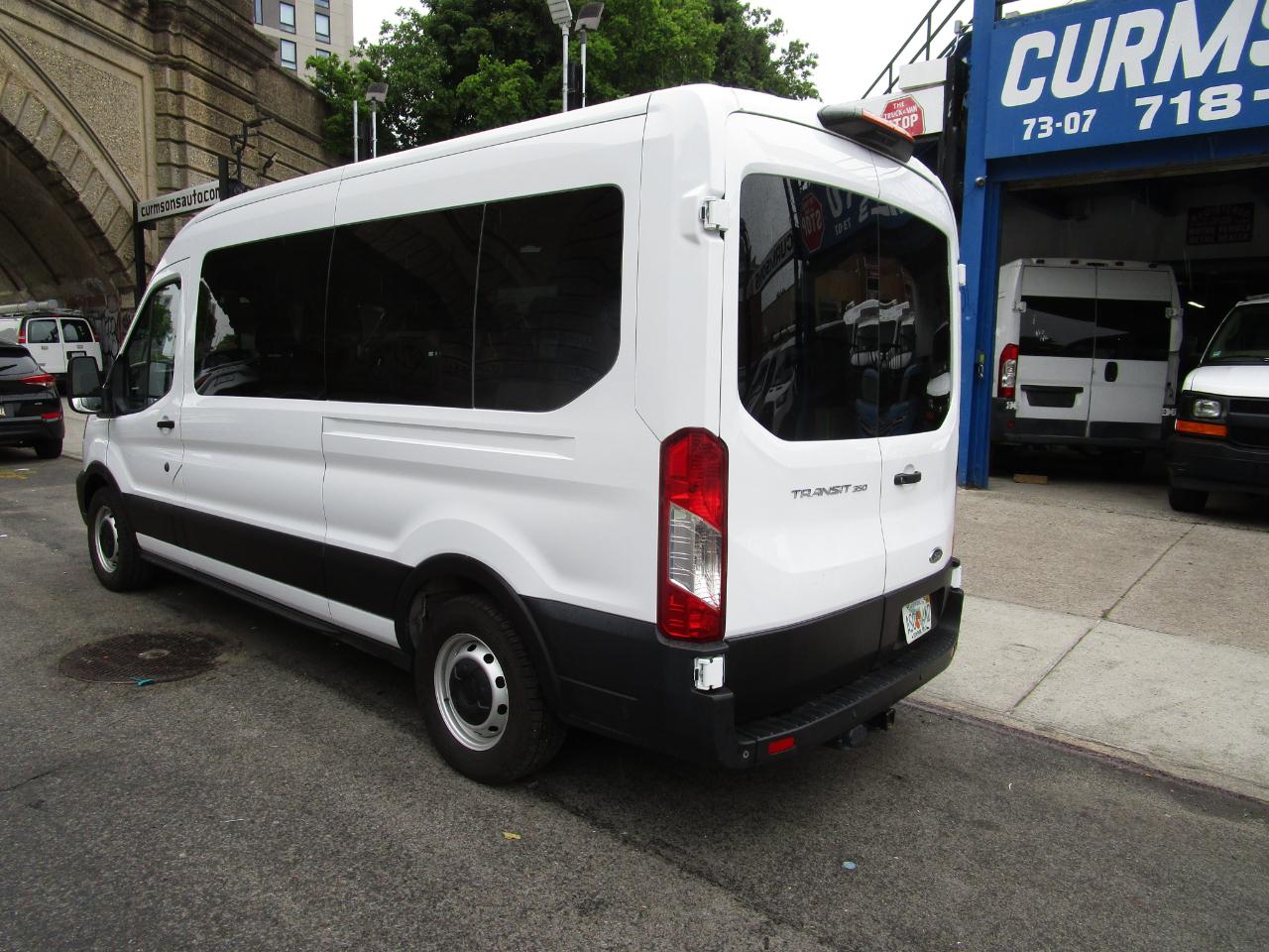 Ford Transit Passenger Wagon T-350 148" Med Roof XLT RWD 2023