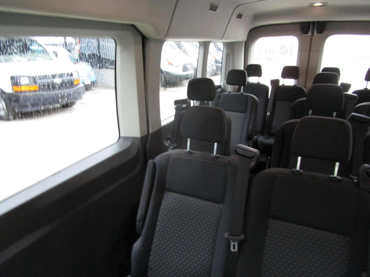 Ford Transit Passenger Wagon T-350 148" Med Roof XLT RWD 2023