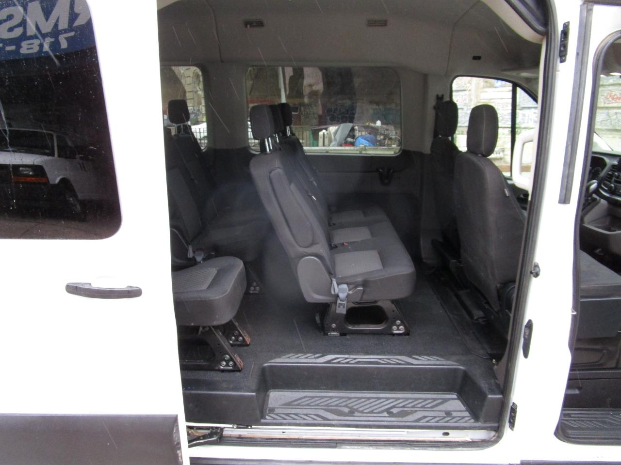 Ford Transit Passenger Wagon T-350 148" Med Roof XLT RWD 2023