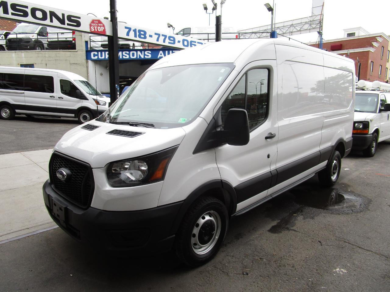 Ford Transit Cargo Van T-250 148" Med Rf 9070 GVWR RWD 2025
