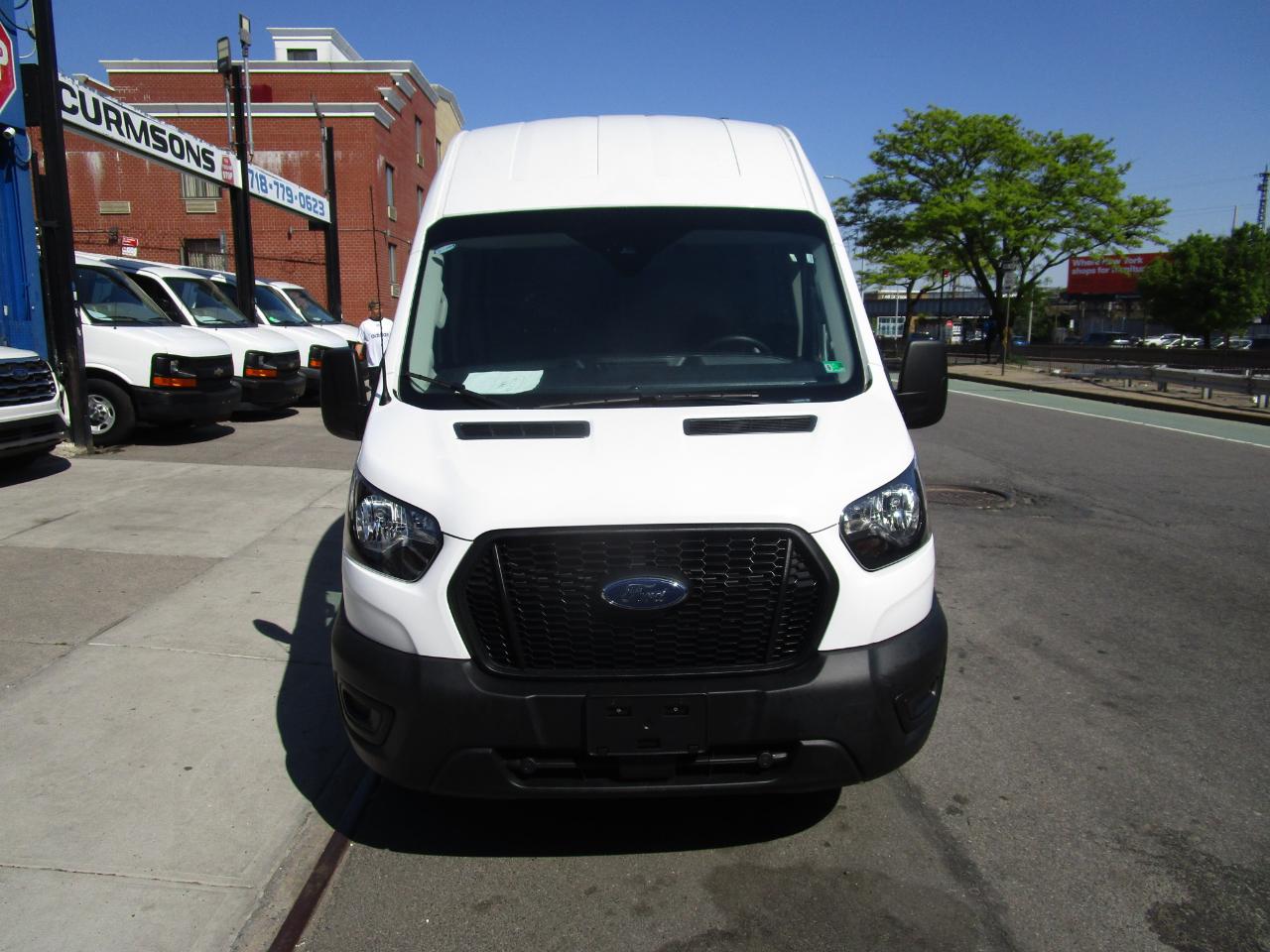 Ford Transit Cargo Van T-250 148" Med Rf 9070 GVWR RWD 2025
