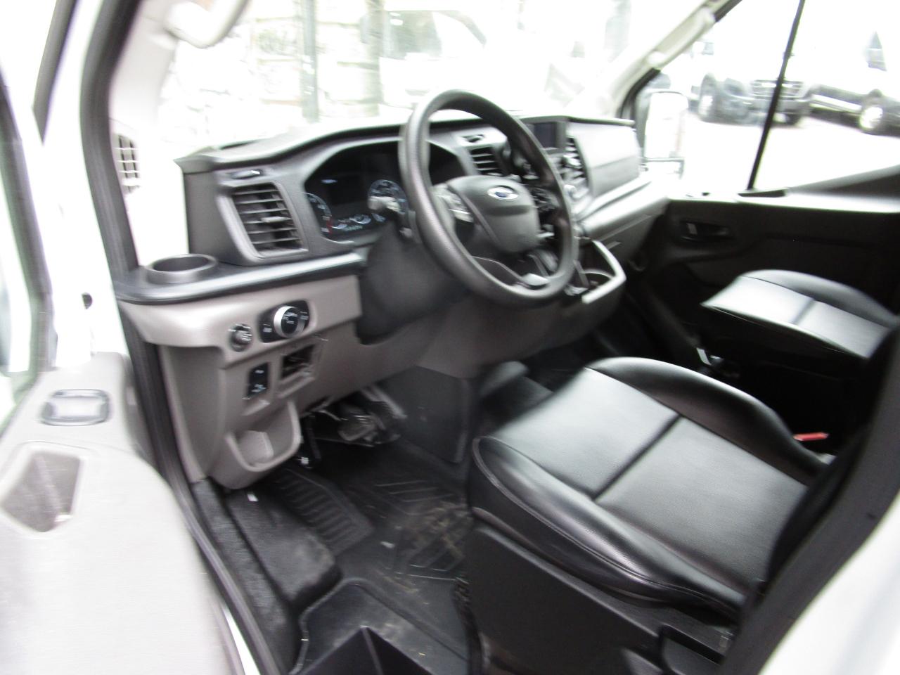 Ford Transit Cargo Van T-250 148" Med Rf 9070 GVWR RWD 2025