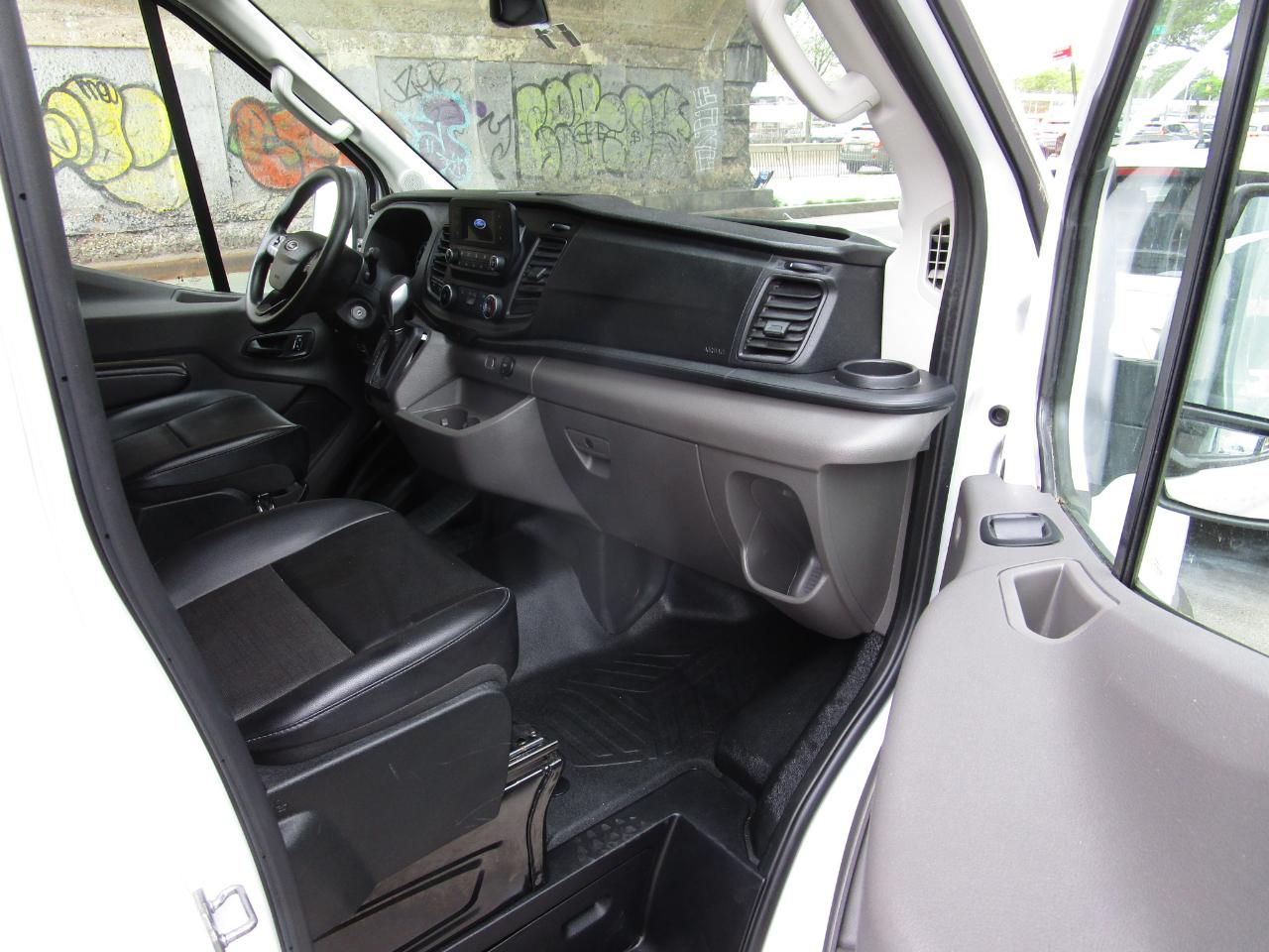 Ford Transit Cargo Van T-250 148" Med Rf 9070 GVWR RWD 2025