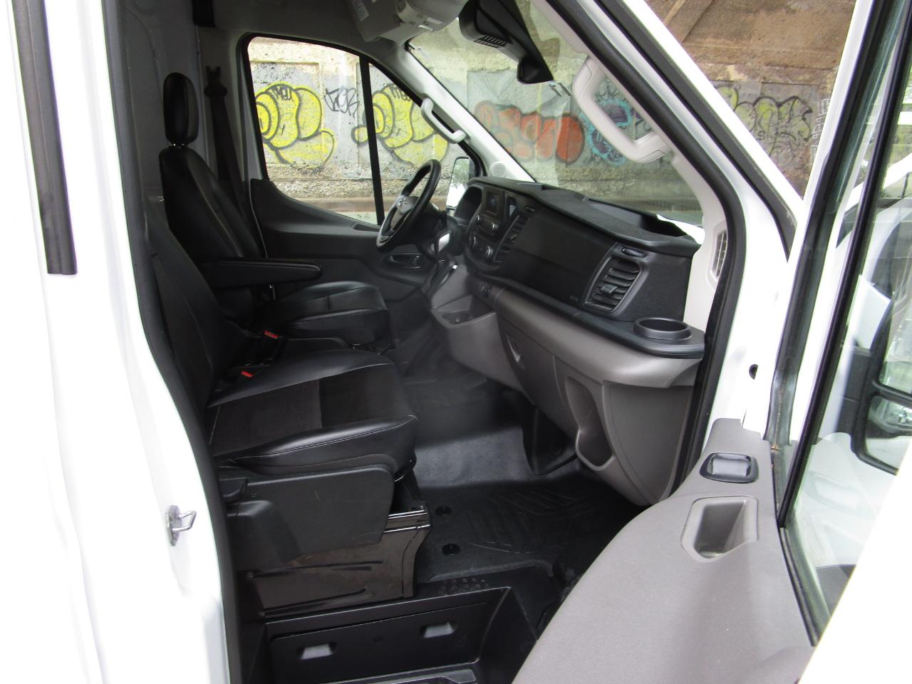 Ford Transit Cargo Van T-250 148" Med Rf 9070 GVWR RWD 2025