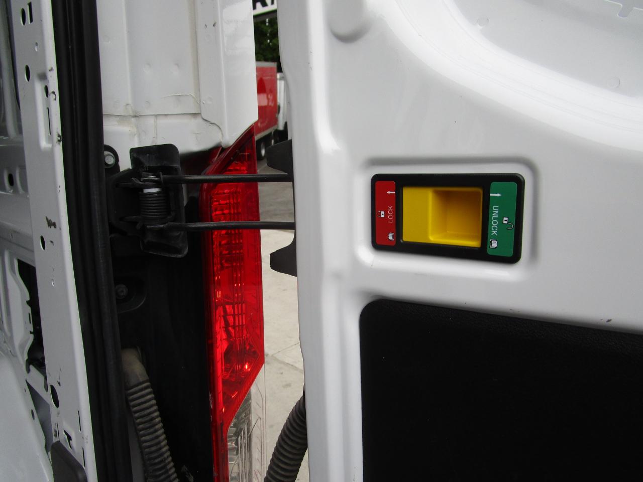 Ford Transit Cargo Van T-250 148" Med Rf 9070 GVWR RWD 2025