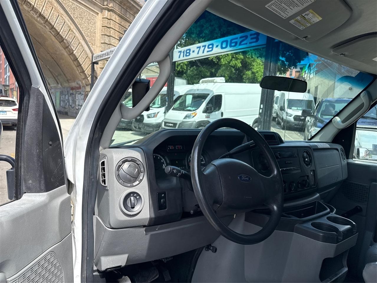Ford Econoline Cargo Van E-350 2014