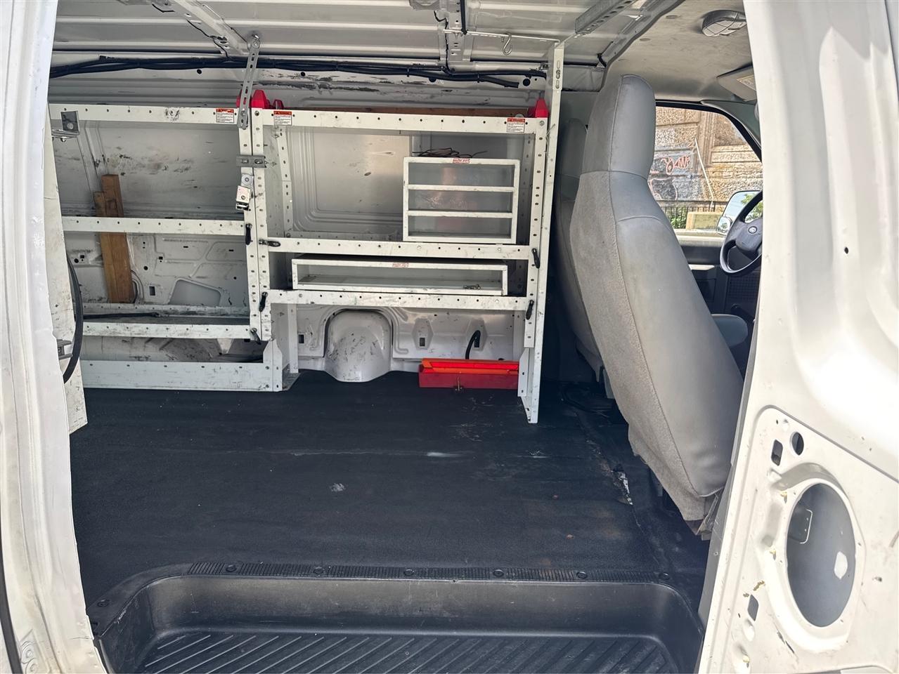Ford Econoline Cargo Van E-350 2014