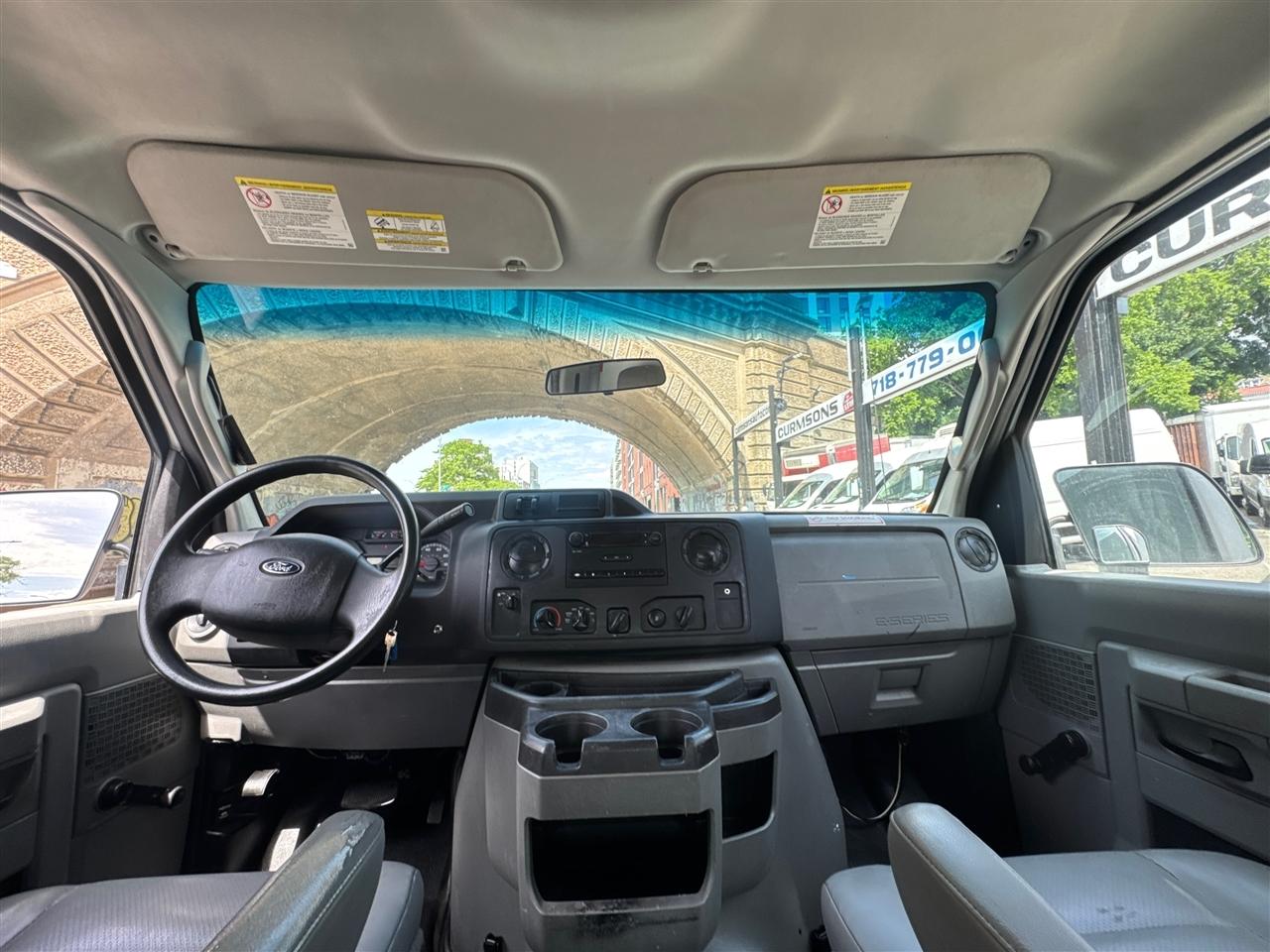 Ford Econoline Cargo Van E-350 2014