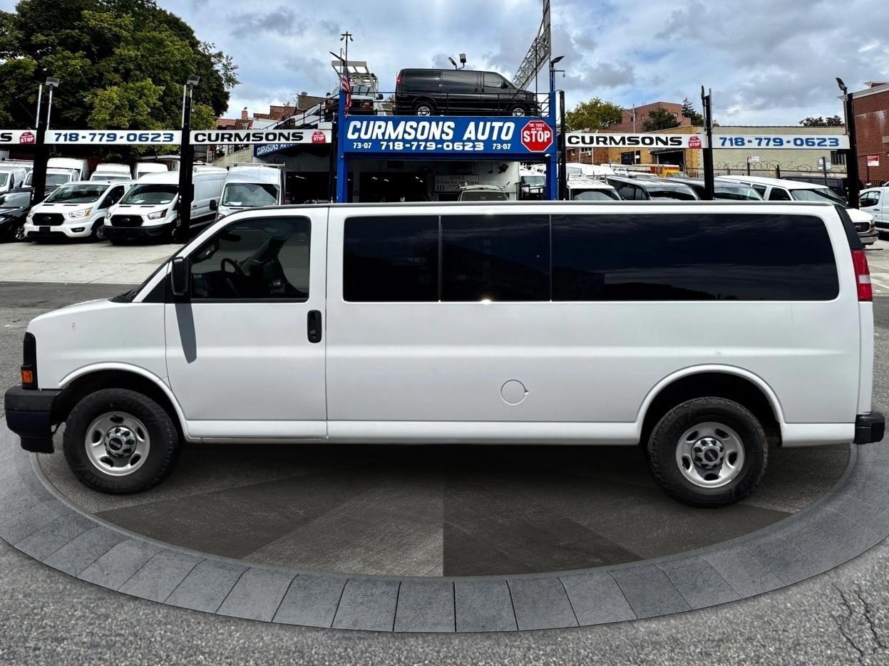 GMC Savana Passenger RWD 3500 155" LS w/1LS 2017