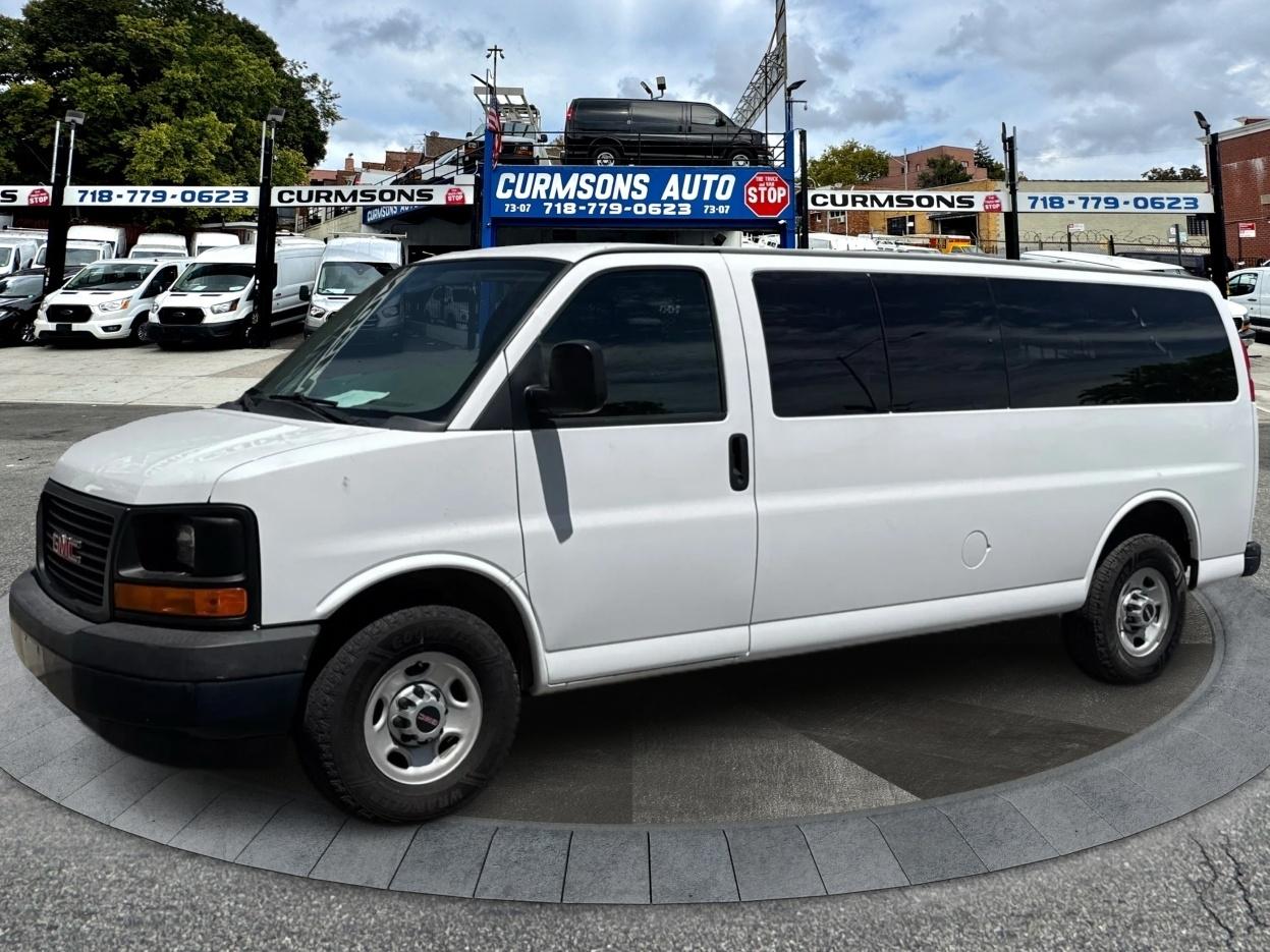 GMC Savana Passenger RWD 3500 155" LS w/1LS 2017